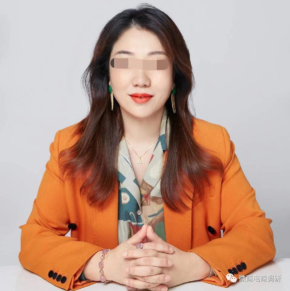 DƬ